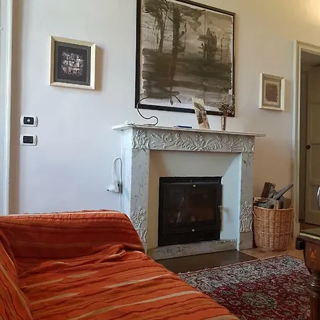 Soggiorno In Un Castello * Scandeluzza
